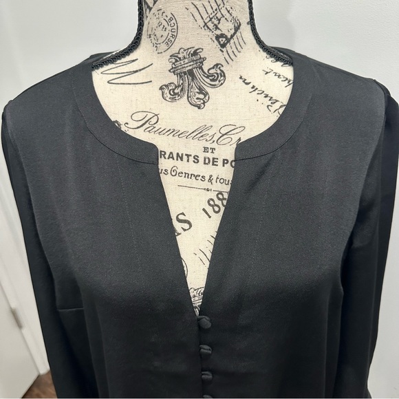 Express V-Neck Button-Down Tie-Front Blouse (Black) XL - Picture 3 of 8
